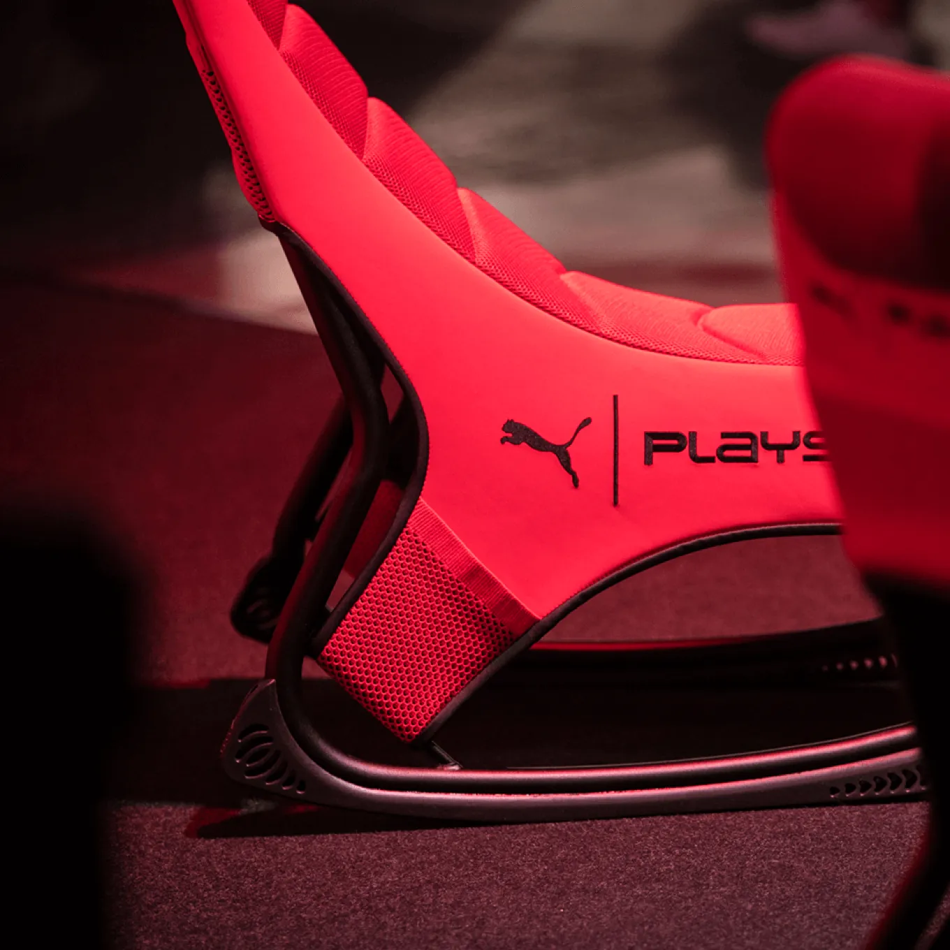 Playseat® | PUMA Active Gaming Seat Red Buitenkansje